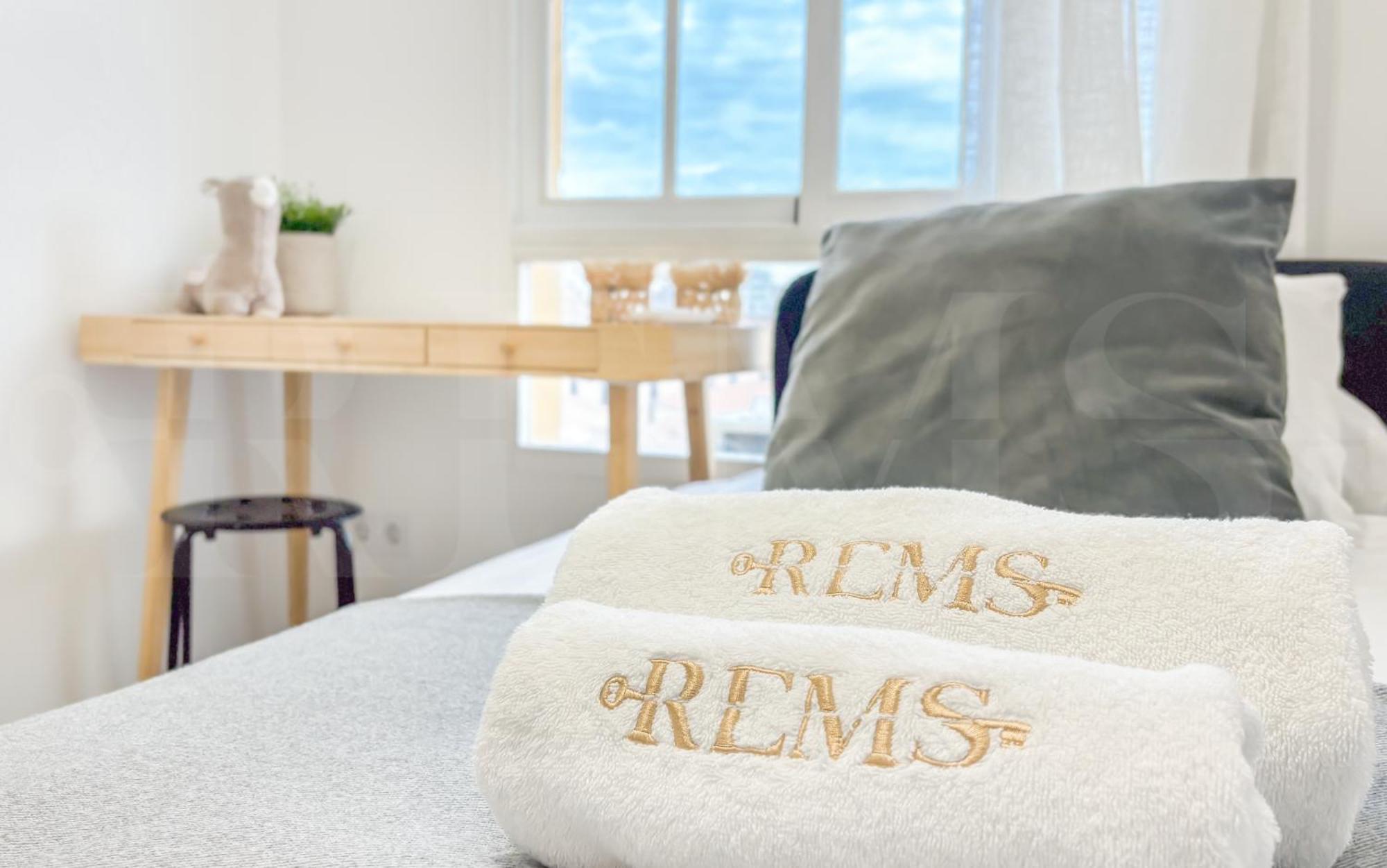 מאלגה Sunlit & Fresh Apartment - Center By Rems מראה חיצוני תמונה